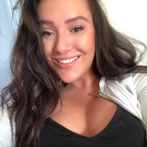 Meet your Posher, Noémie